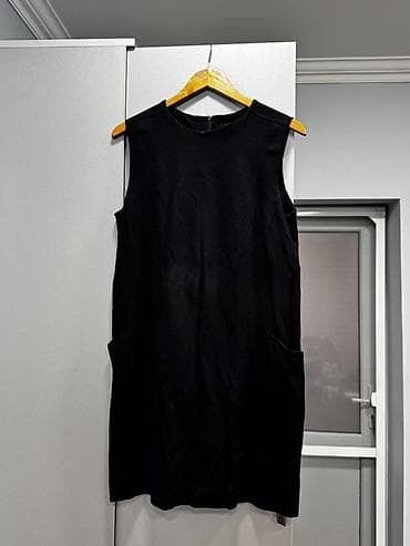 Qara rəngli, sadə kəsimli qadın paltarı/tunika. - Model: qoluzun