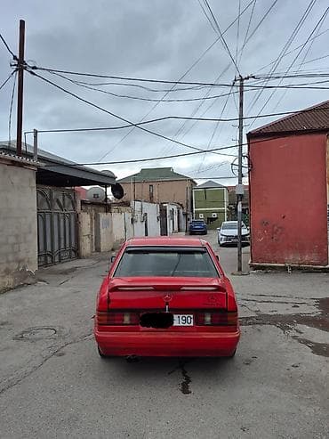 Su nəqliyyatı: Mercedes-Benz 190: 2 l | 1986 il — 1