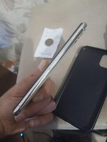 pol basavik: IPhone 11 Pro, Ağ, Face ID — 5