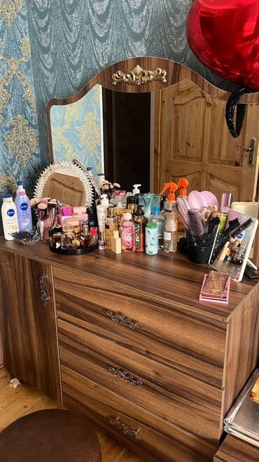 otaq gulleri: Damla firmasının modelidir. 5 ay işlənib. təzə qalıb. sandıqca və — 8