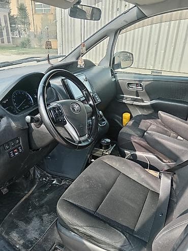 Motonəqliyyat: Toyota Voxy: 1.8 l | 2015 il Van/Minivan — 4