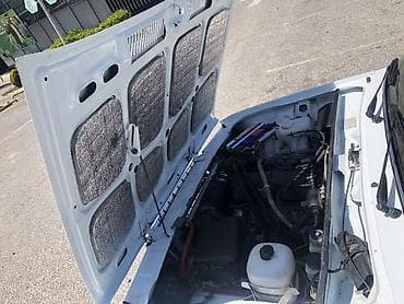 2107 barter: Lada 2107, ağ rəngli sedan. Texniki xüsusiyyətlər: - Kuzov: 4 qapılı — 9