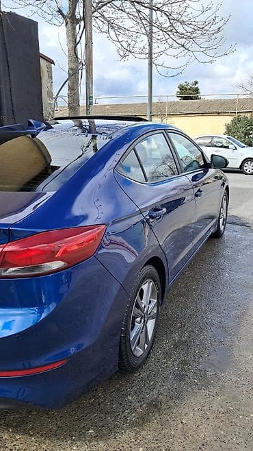 vaz salon: Hyundai Elantra: 2 l | 2016 il Sedan — 5