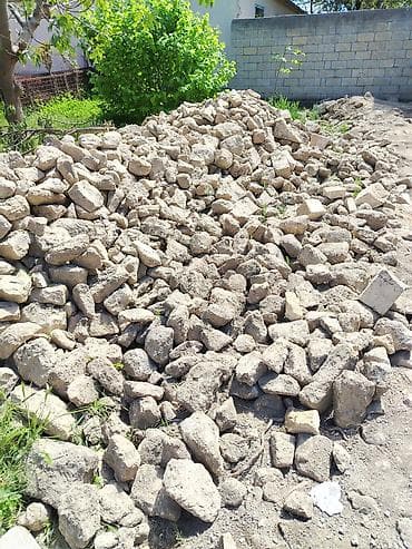 donuz eti satilir: PULSUZ VERILIR PULSUZ VERİLİR 2 KAMAZ DAŞ Məhsul: Qırmadaş/çınqıl — 2