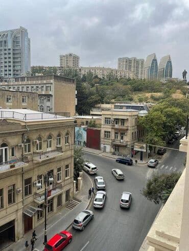 xacmazda tecili satilan evler: 2 otaqlı, Yeni tikili, m. İçərişəhər, 75 kv. m — 1