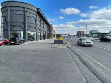 xudu məmmədov küçəsi: Ofis icarəyə verilir 42 kv - 580 manat Wifi - Komunal daxildi 7/24 — 1