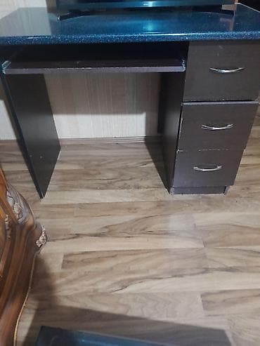 iskene: Düz masa, Polkasız, Siyirməli, Sadə laminat — 3