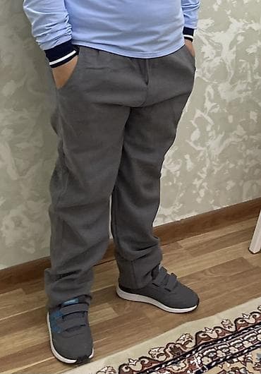 Uşaq mekteb salvarı 14-15 yaş cox az geyınılıb yenıdır