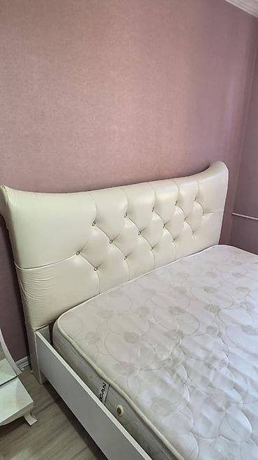 tek oglan sekilleri: Yataq mebeli 550 Azn.Yeni kimidir.Matras daxildir.Ünvan Qara — 2