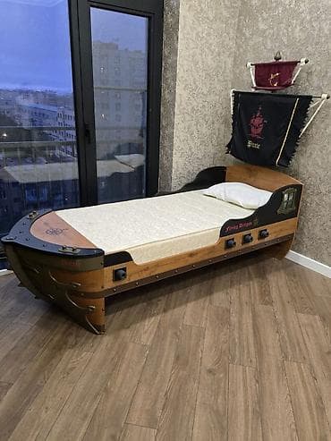 uşaq kreslosu: Uşag yatagi 350azn. ela veziyyetde. Matras var ünvan azadlıq*Tehi — 1