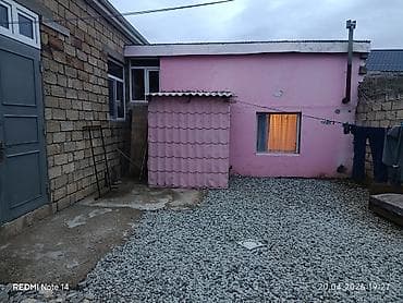 Həyət evi – tək mərtəbəli, daş tikili - Həyətyanı sahəsi daş hasarla