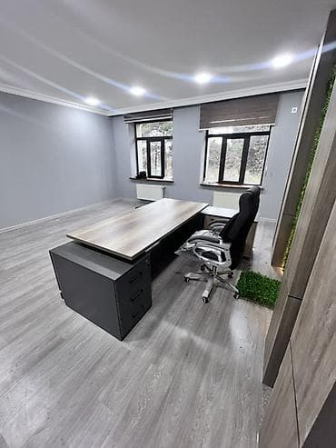ofis sekilleri: Məhsul: Ofis mebel dəsti – rəhbər masası, tumbalı yan modul, TV/servis — 4