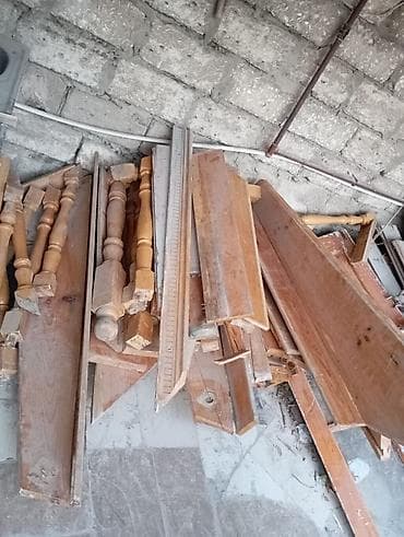 Taxtadan hazırlanmış mebel hissələri və dekorativ ayaqlar dəsti