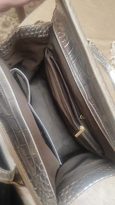 kia ceed stop: Gümüşü rəngdə, kroko fakturalı qadın əl çantası,iri hecimlidi - — 4