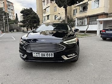 Ford Fusion SE sedan - Korpus rəngi: qara, xrom detallı ön barmaqlıq