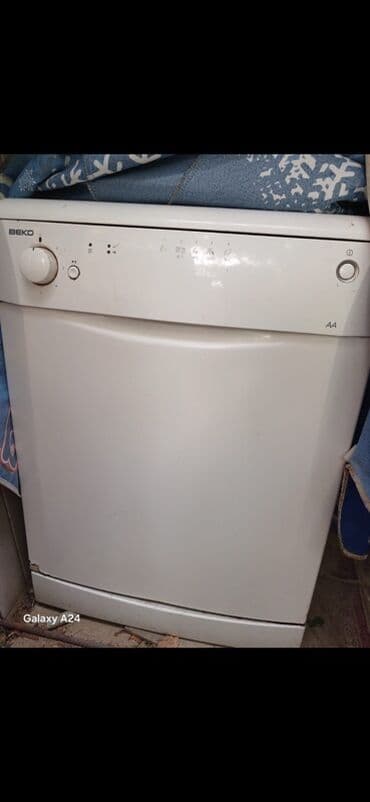 Qabyuyan maşın Beko, Tam qabaritli (60 sm.), Ayrıca dayanan