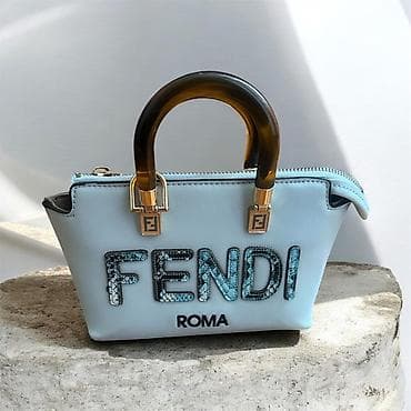 Fendi Roma mini çanta - Rəng: açıq mavi - Material: hamar dəri - Ön