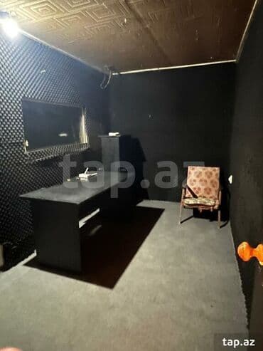 mikrorayon kiraye evler: Geniş və işıqlı otaqlardan ibarət mənzil. Taxta döşəmələr, hündür — 22