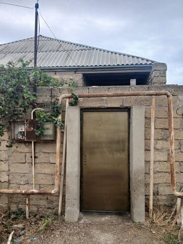 xetai rayonu gence prospekti satilan evler: Bahar qesebesinde 1.7 sot torpaqda 105 kvadrat 4 otaqli heyet evi — 1