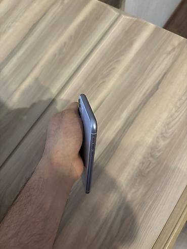 poco x3 nfs: Smartfon – tam ekranlı, çərçivələri nazik, şüşə ön panel və metal — 5