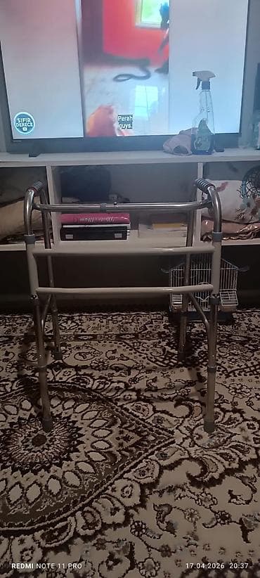 Gəzinti çərçivəsi (walker) - Material: yüngül, möhkəm alüminium — 1
