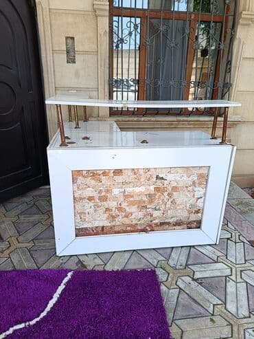 Bar masası, İşlənmiş, Açılmayan, Laminat, Dördbucaq masa