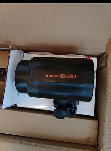 proyektor mini: Godox Mini Pioneer 200 studiya flaş dəsti Məhsulun tərkibi: - Godox — 1