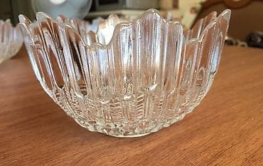 Təmir və tikinti: Şüşə vazalari konfet, salat və meyvə üçün. Bir vazanin qiyməti 10 azn — 2