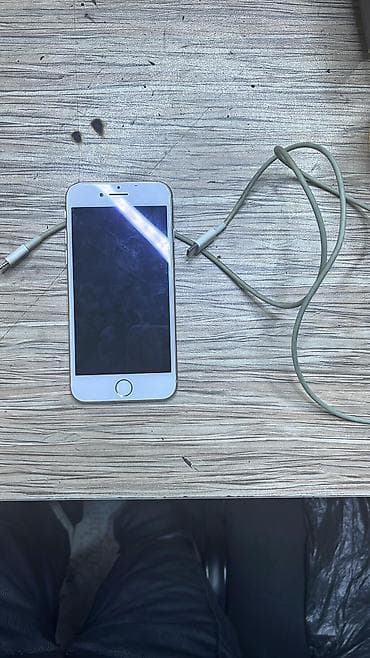 Bentley: IPhone 8, 64 GB, Ağ, Simsiz şarj — 7