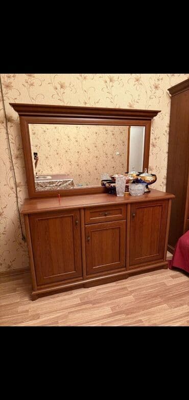 komputer altlığı: Düz TV altlığı, Polkalı, Taxtalı — 1