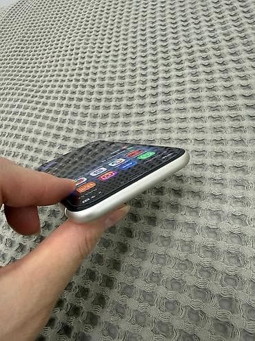 ayfon 4 s: IPhone 11, Ağ, Face ID — 4