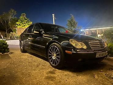 kia satisi: Mercedes-Benz C-Class sedan (W203), qara rəng. - Kuzov: 4 qapılı — 6