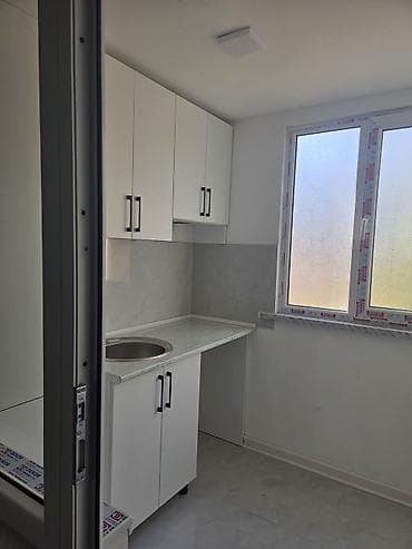 gila: Mənzilin təsviri: - Plan: dəhlizdən qonaq otağına açıq keçid, ayrıca — 9