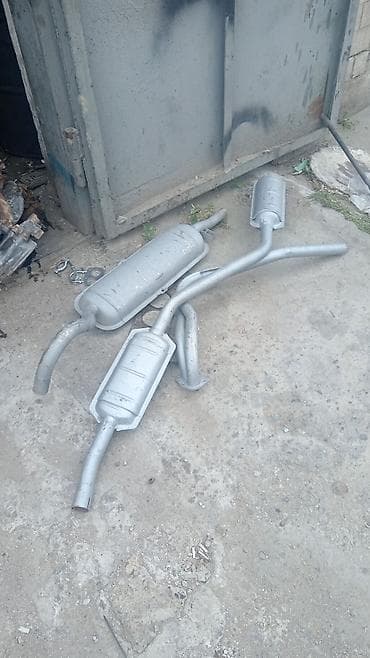 2107 matoru: VAZ 2107, ağ rəng, sedan kuzov, 4 qapı. Kredit mümkündür — 4