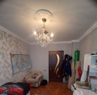 8 ci mikrorayon 3 otaqli evler: Bakı, Qaraçuxur qəs., 4 otaqlı, Köhnə tikili, m. Xalqlar Dostluğu, 100 kv. m — 8