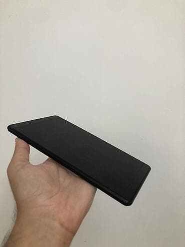 ipad mini 7: Ünvan Masazirda:Sadece olaraq sensorunda catlar var qetiyyen problem — 7