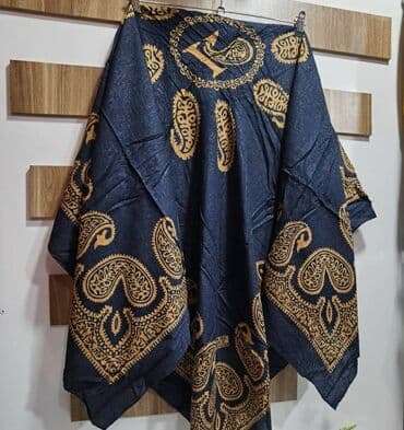 женские красные шарфы: Kəlağayılar. Bu kəlağayıların içi boş K hərfi ilə yazılıdı. Materialı — 10