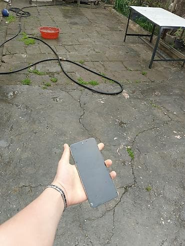 telofonar: Honor X8, 128 GB, rəng - Ağ, Qırıq — 1