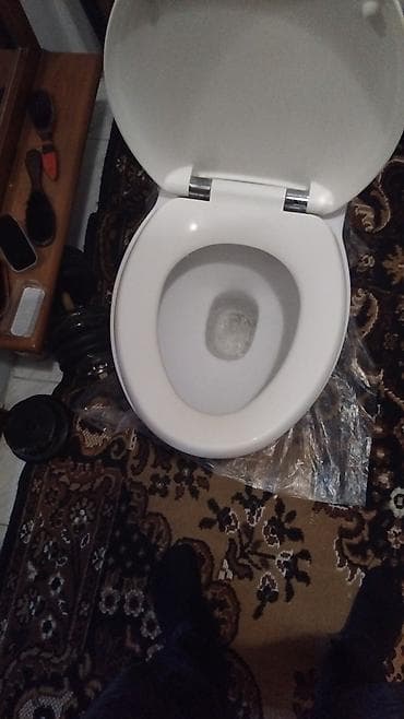 Tualet kompaktı – rezervuar və oturacaq dəsti ilə. 2 ci el dimek