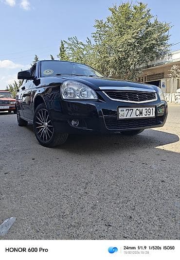 kompressor teh: Avtomobil: Qara rəngli sedan Xüsusiyyətlər: - Kuzov: 4 qapılı sedan — 2