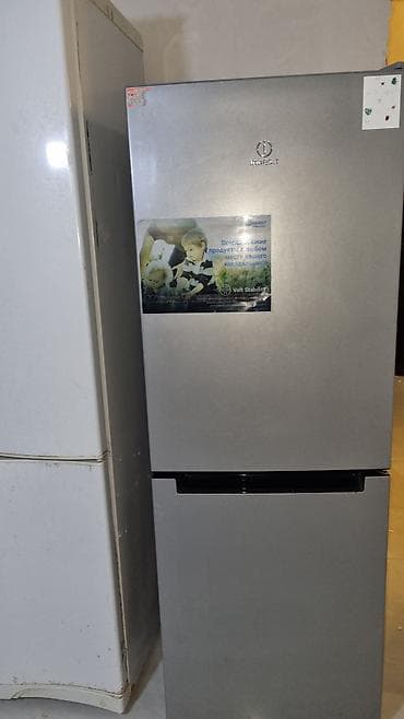 İşlənmiş 2 qapılı Indesit Soyuducu Satılır, rəng - Gümüşü, Təkərli