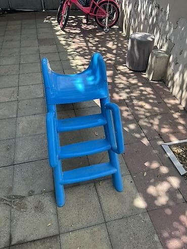 kreditle drel: Mavi plastik uşaq sürüşkəni - Material: möhkəm, hava şəraitinə — 1