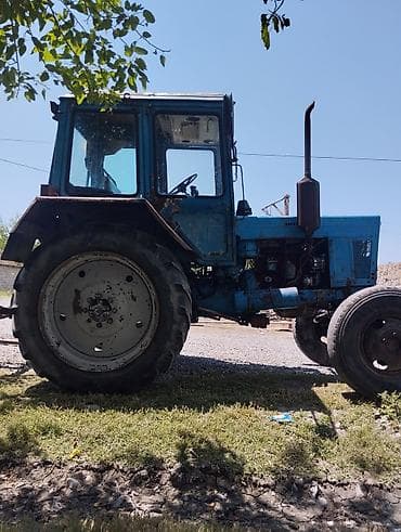 212 avtomobil: Belarus MTZ 80 - Güclü dördsilindrli dizel mühərrik, ön çıxış milinə — 3