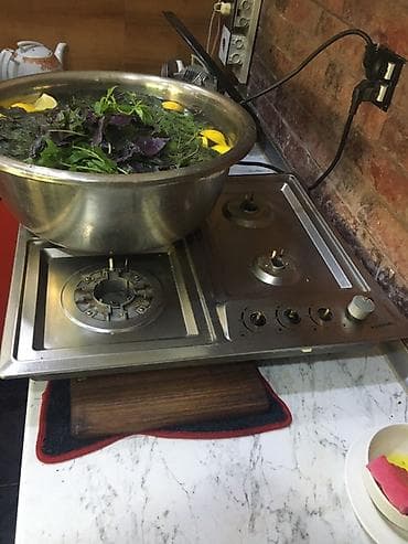Qaz plitəsi – 3 gözlü, paslanmayan polad səth Xüsusiyyətlər: - 3 qaz