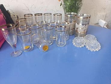 Qızılı haşiyəli şüşə qədəh və stəkan dəsti Tərkib: - 6 ədəd ayaqlı lalafo.az -da Qızılı haşiyəli şüşə qədəh və stəkan dəsti Tərkib: - 6 ədəd ayaqlı