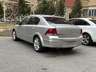 Opel Astra: 1.8 l | 2008 il 387000 km Sedan — 1