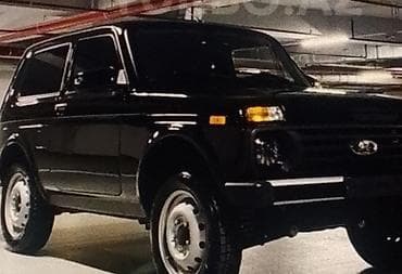 hava kompressorları: LADA Niva 4x4, qara rəng, 3 qapılı SUV. Texniki xüsusiyyətlər və — 4