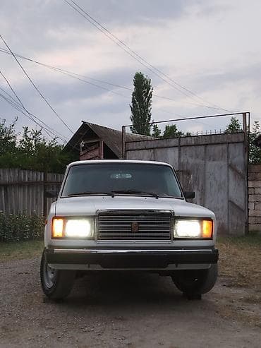 vaz 2107 matoru: VAZ (LADA) 2107: 5 l | 2005 il Sedan — 3