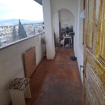 fabrik mebel: 4 otaqlı mənzil – tam mebellə Planlaşdırma: - Geniş dəhliz, taxta — 8