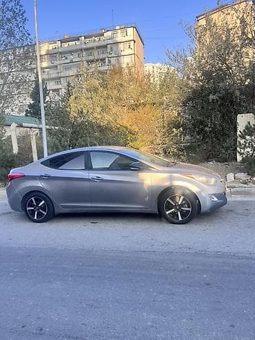 hyundai elantra 2013: Barterde olunur.Hyundai Elantra sedan – gümüşü rəngdə, aerodinamik — 1